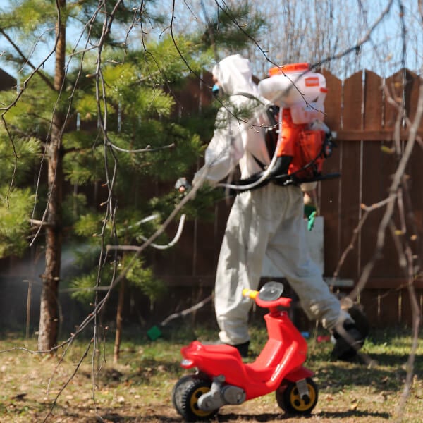 Обработка участка от клещей в Краснодаре?